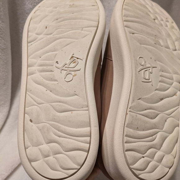 OTBT Camile shoe sz 8.5 tan - Picture 5 of 9